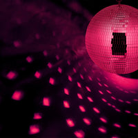 Boule disco argentée 30 cm – boule rose éclairée projetant des points lumineux
