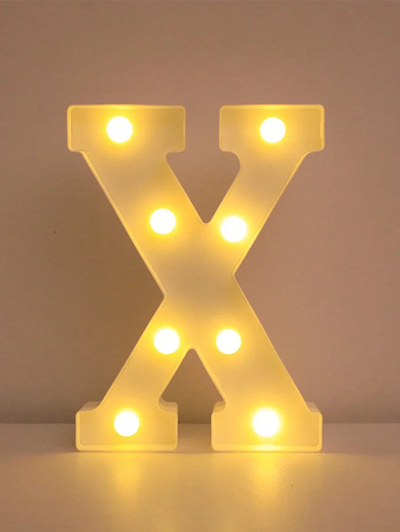 Lettre lumineuse LED 22 cm à piles, A à Z et 0 à 9