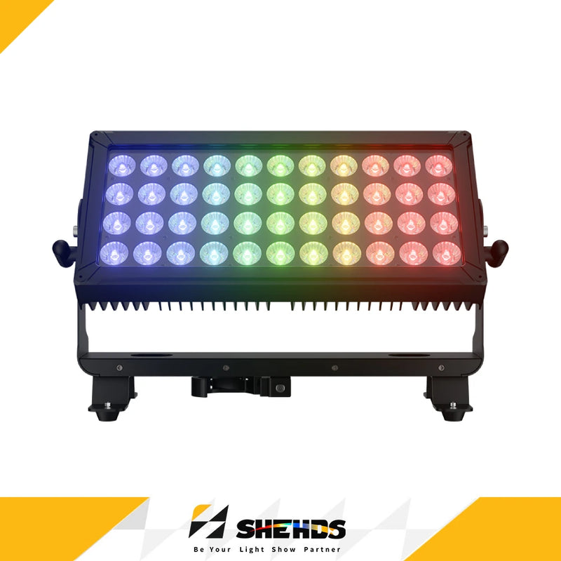 Projecteur LED extérieur IP65 44 x 10 W – projecteur allumé en dégradé de couleurs, vue de face