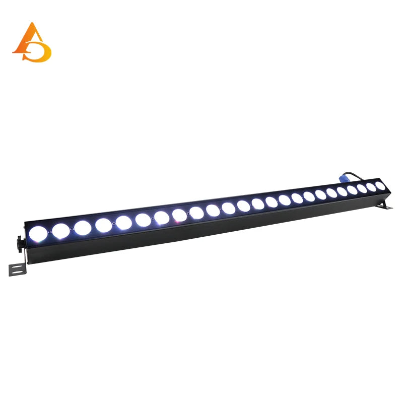 Rampe LED murale 24 x 12 W – vue d'ensemble de la barre allumée