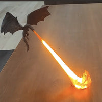 Dragon cracheur de feu – dragon et jet de flamme orange allumés