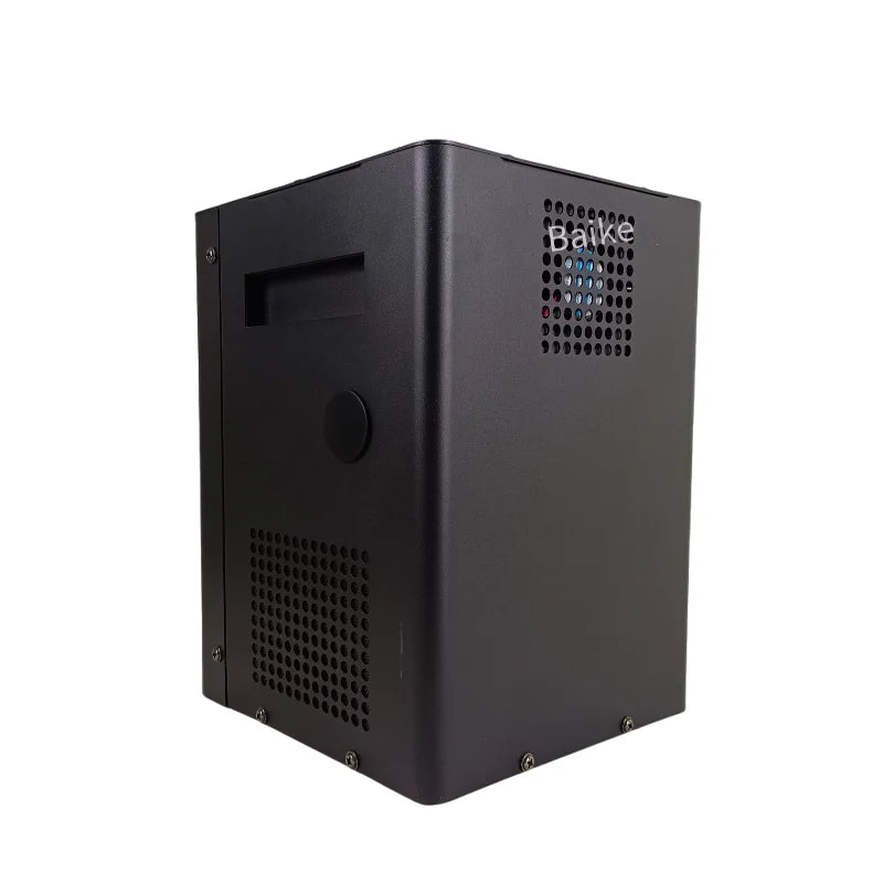 Machine à étincelles froides 750 W – flanc de l'appareil noir avec poignée et grille d'aération