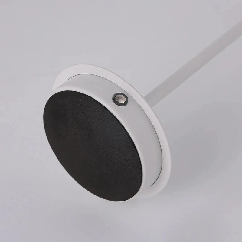 Lampe de table sans fil à chapeau conique – dessous du socle avec pastille antidérapante