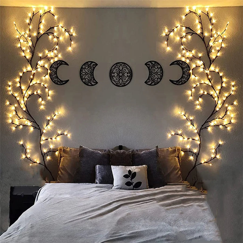 Guirlande de saule lumineuse – guirlande de saule autour d'un lit avec décor de lune