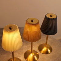 Lampe de table sans fil plissée – trois lampes vues de près