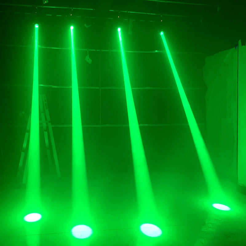 Lot de 2 mini lyres LED beam et spot 150 W – quatre faisceaux verts projetés dans une salle