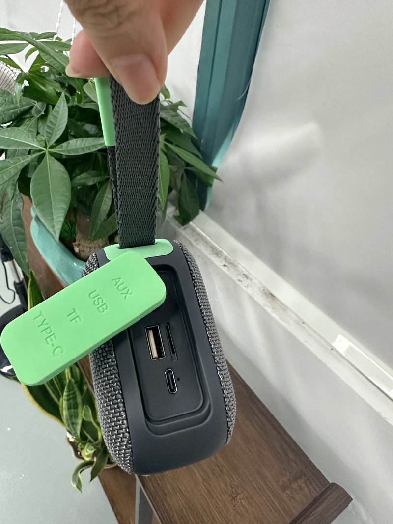 Enceinte Bluetooth lumineuse portable – cache de protection soulevé : ports AUX, USB, TF et Type-C