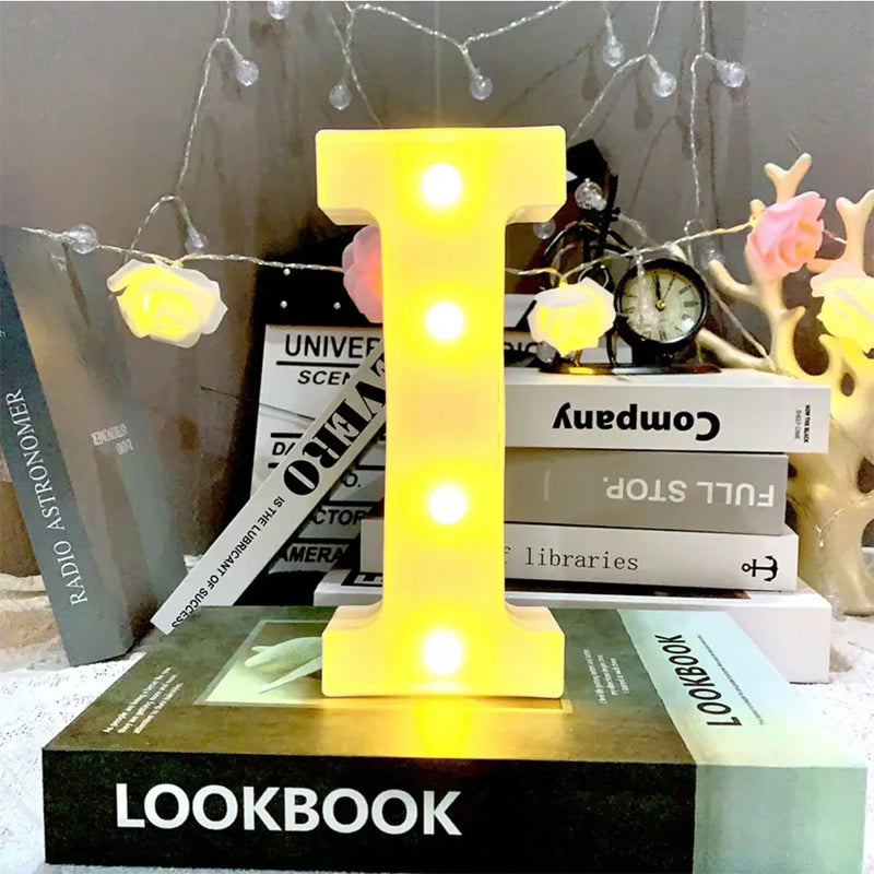 Lettre lumineuse LED 16 cm à piles, A à Z, esperluette et cœur rouge