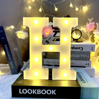 Lettre lumineuse LED 16 cm à piles, A à Z, esperluette et cœur rouge