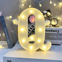 Lettre lumineuse LED 16 cm à piles, A à Z, esperluette et cœur rouge