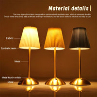 Lampe de table sans fil plissée – matériaux : tissu, résine, métal et interrupteur tactile