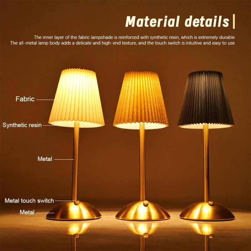 Lampe de table sans fil plissée – matériaux : tissu, résine, métal et interrupteur tactile