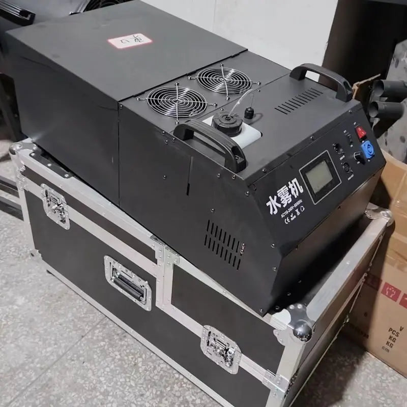 Machine à brouillard bas à eau 3000 ou 5000 W – machine ouverte avec afficheur, ventilateurs, poignées et connecteurs d'alimentation