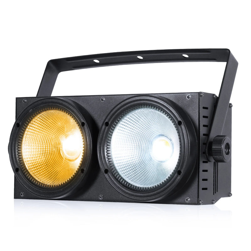 Flight case 4 projecteurs COB – projecteur compatible vu de trois quarts, non inclus