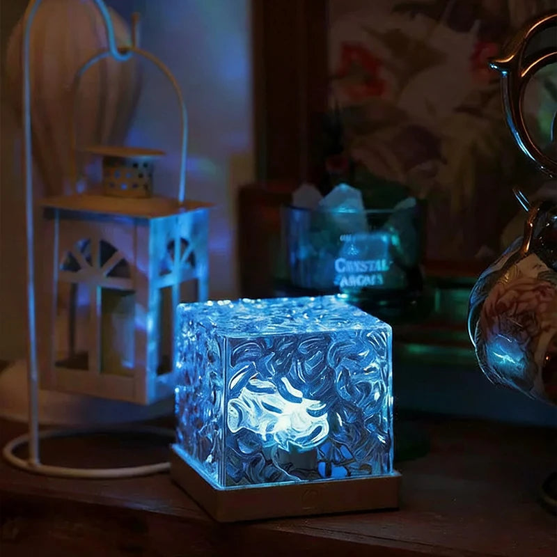 Lampe cube à ondulations d'eau – cube transparent allumé en bleu