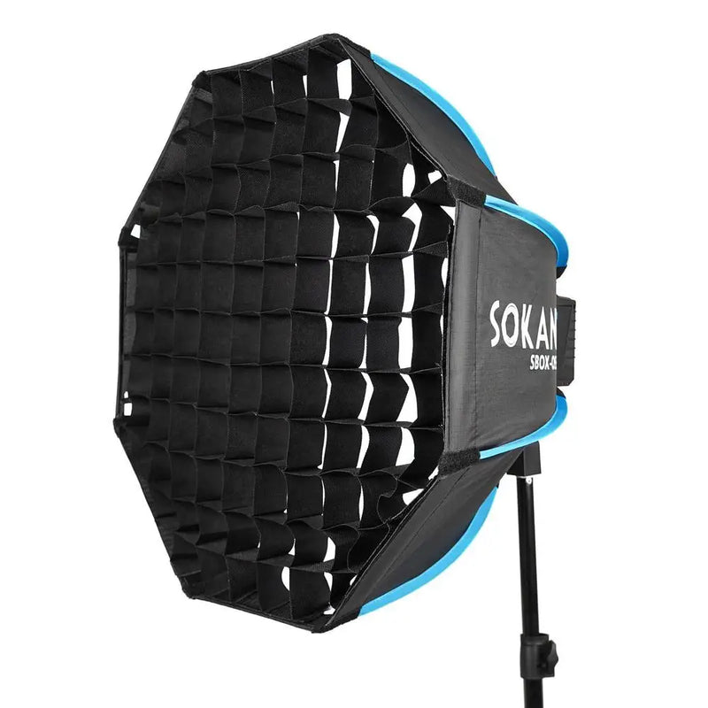 Softbox octogonale 55 cm – vue de profil sur pied avec la grille nid d'abeille