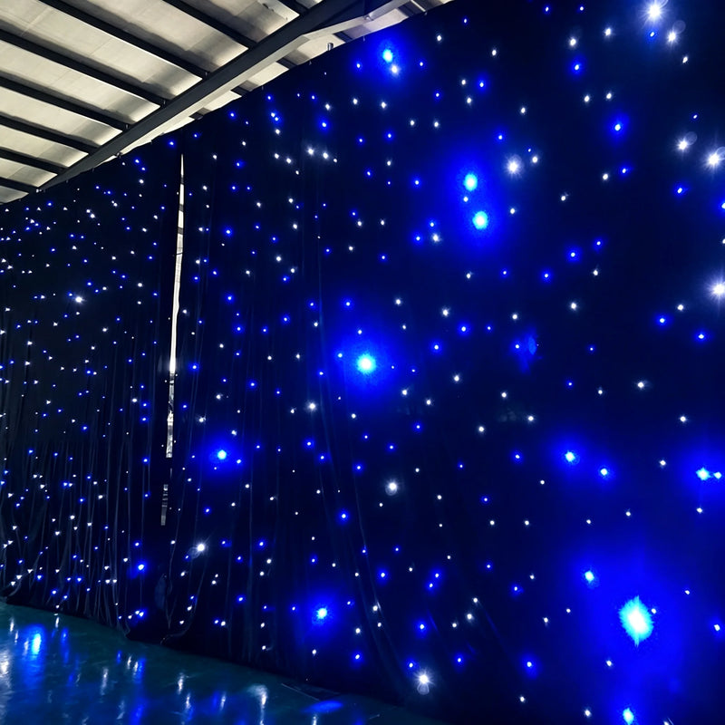 Rideau ciel étoilé LED – mur de salle en bleu et blanc